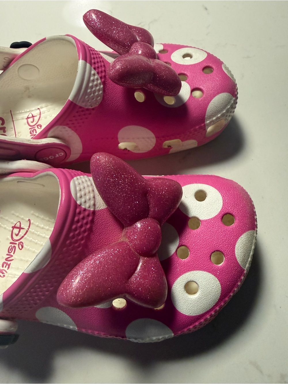 CROCS Minnie Mouse Pink and White Kids Clogs with Glitter Bows